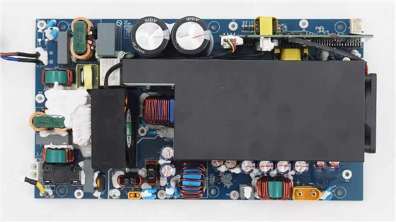 2200W 组串光伏逆变器直流输入板拆机（弘鹏新能源，充电头网） (2).jpeg